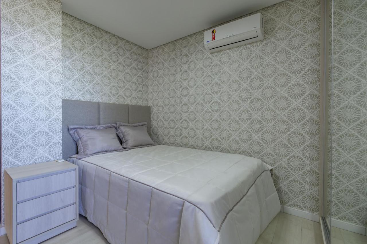 Rosa Edificio Solar Da Encosta Apartamento